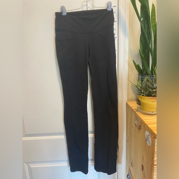 Lululemon Yoga Pants Bootcut, Black - Picture 4 of 6